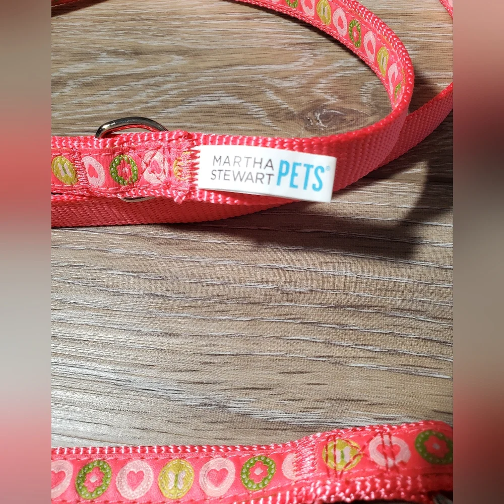 New Martha Stewart pink floral & hearts 6 ft. Dog leash